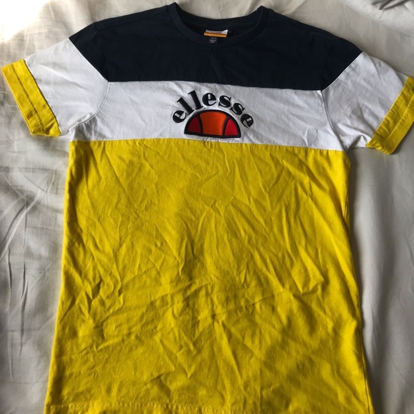 ELLESSE TEE!!!🌼 - Picture 1 of 3